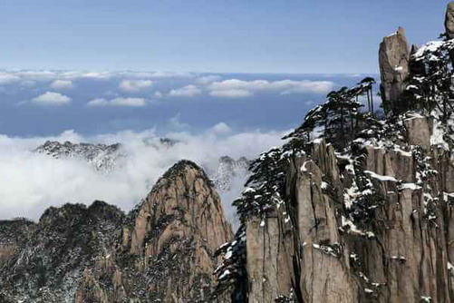 爬黄山需要报旅行团或者请导游吗，请导游多少钱一天？